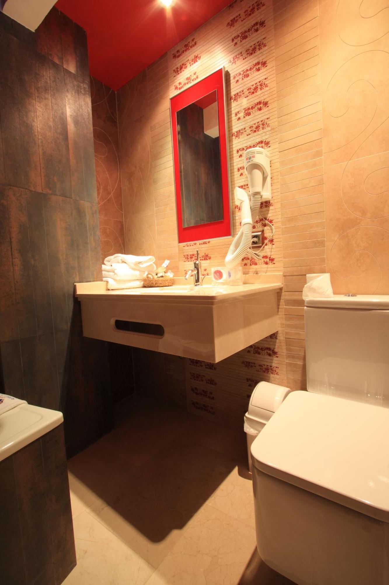2 Bedroom Apartment Suite Complimentary Spa Access,1436473867:JPEG